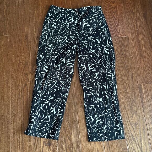 TALBOTS Cropped Dress Pants Sz 8 Black & White Leaves Side Zip - Picture 1 of 11